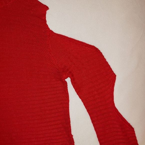 Red Cold-Shoulder Cut-Out Sweater - Picture 2 of 3